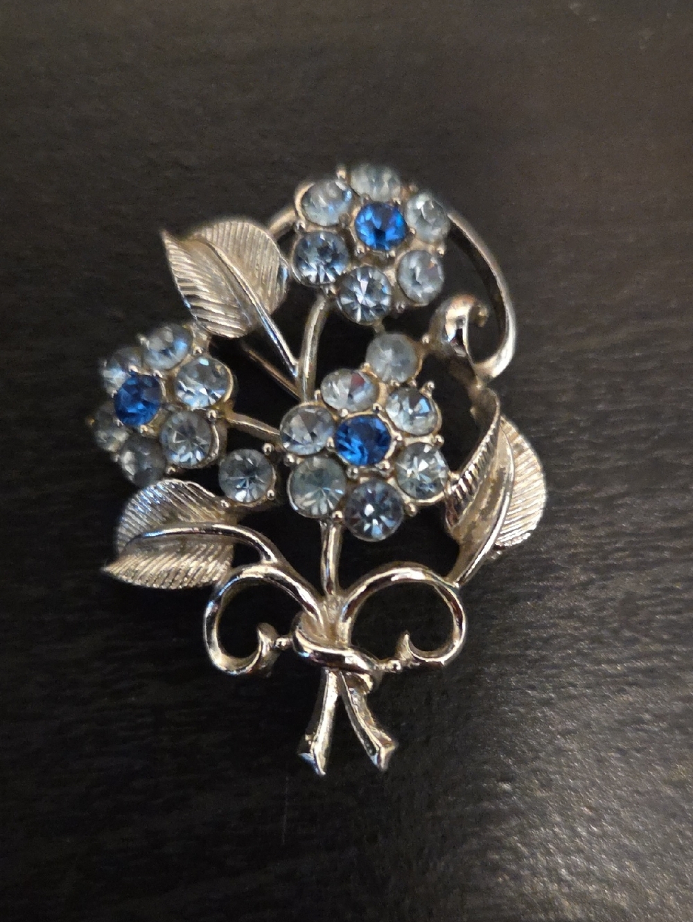 [Vintage] Signed HOLLYCRAFT Silver-Tone Blue Crystal Flower Brooch